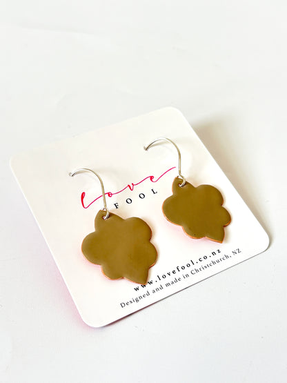 Fleur de Lis Earrings - Sand