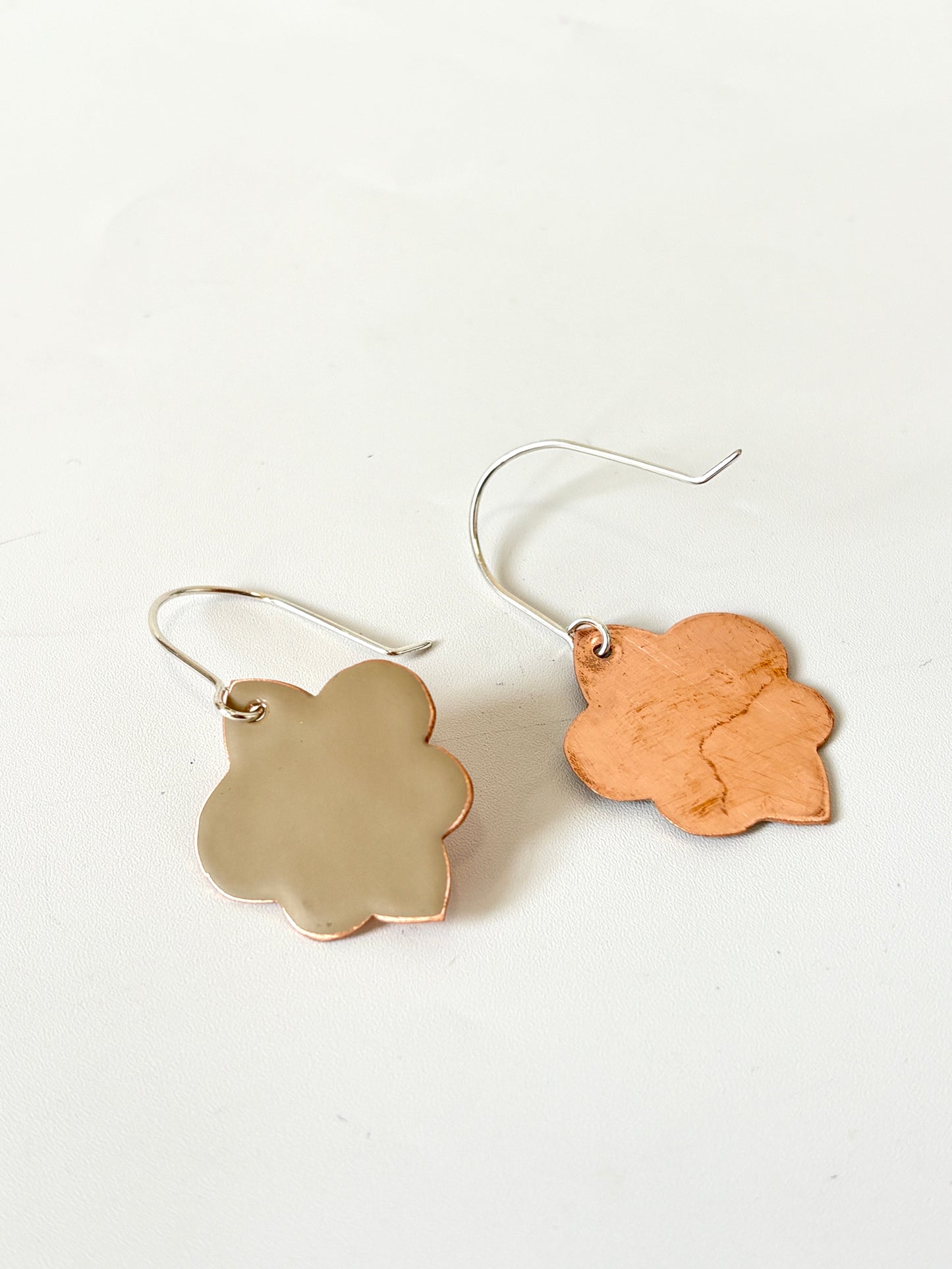 Fleur de Lis Earrings - Sand
