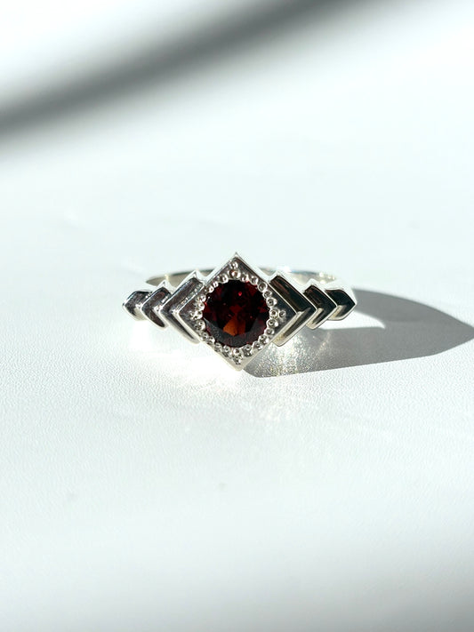 Temple Ring, Sterling Silver & Garnet: Size Q 3/4
