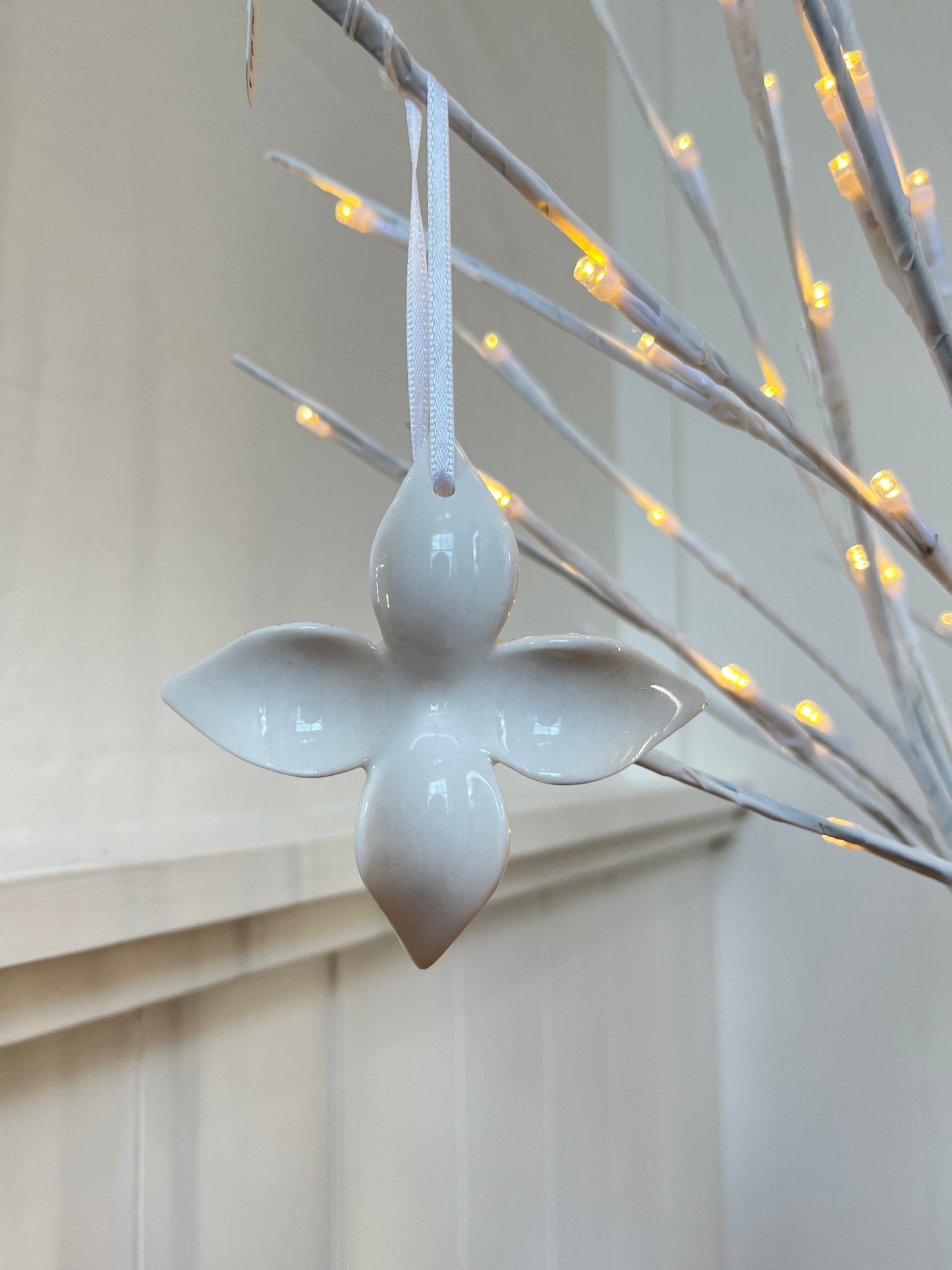 Ceramic Abelia Ornament - Gloss White