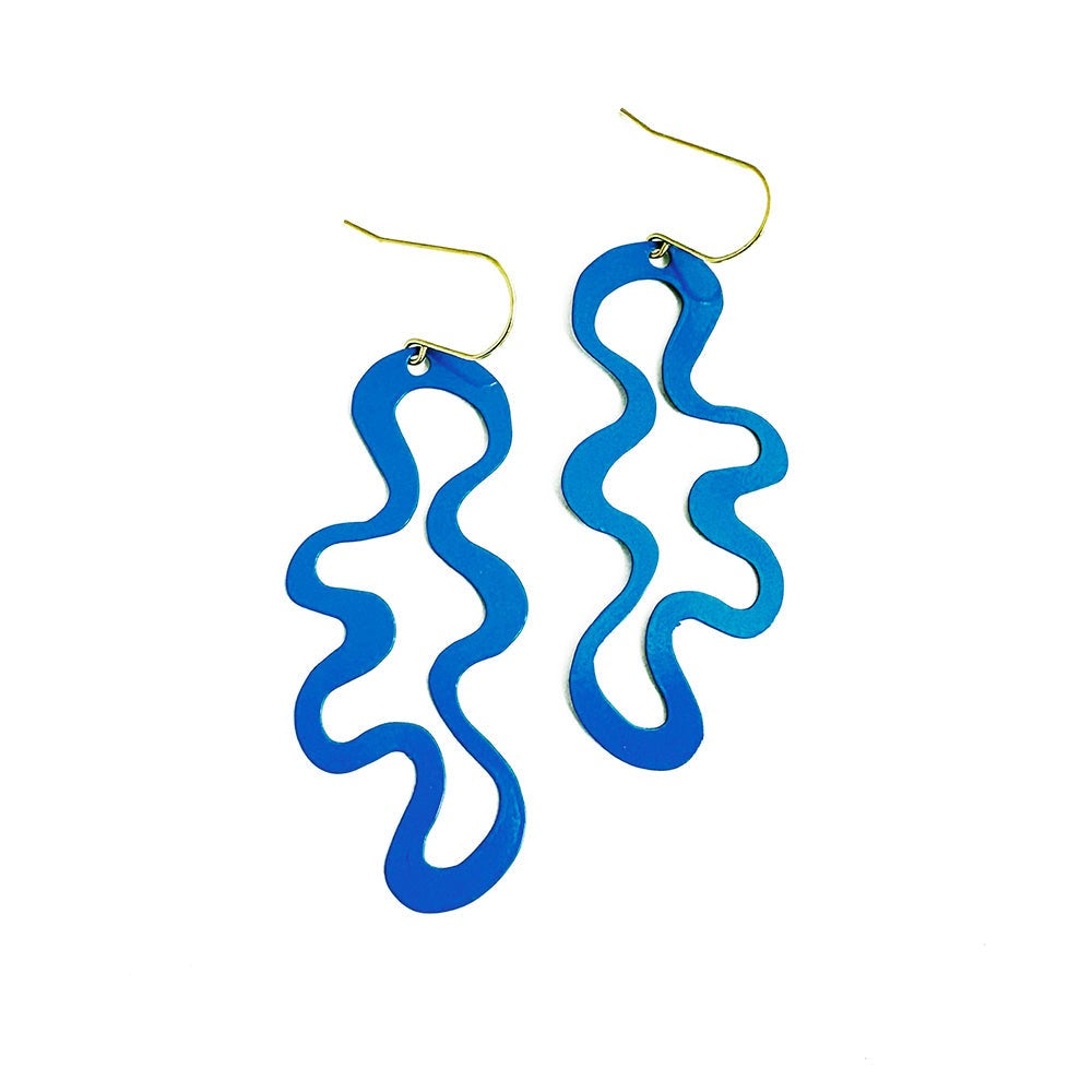 Squiggle earrings in Blue
