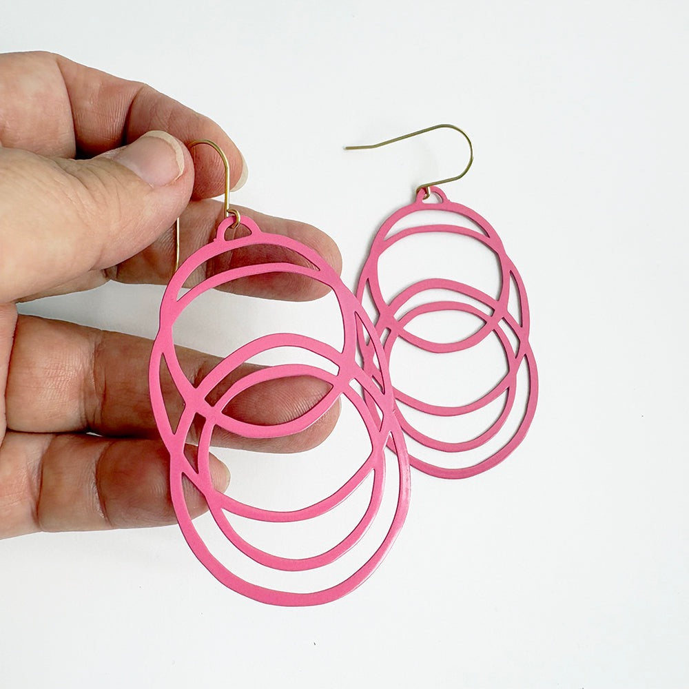 Hula Hoop earrings in Pink