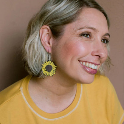 Midi Sunflower Earrings in Black / Brown / Yellow