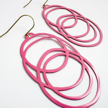 Hula Hoop earrings in Pink
