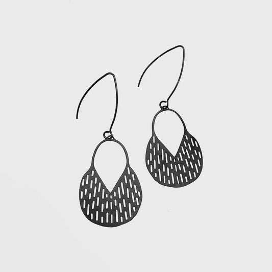 Mini Callisia Earrings in Black