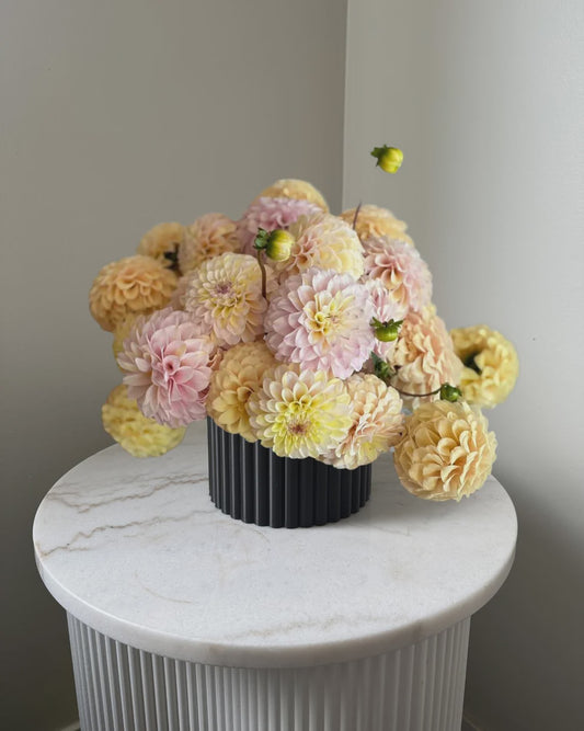 Poppy Vase - Black