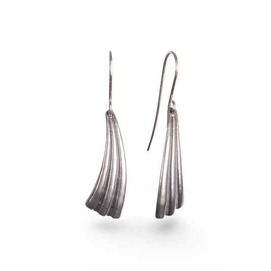 Scallop Shell Curve Earring - Silver