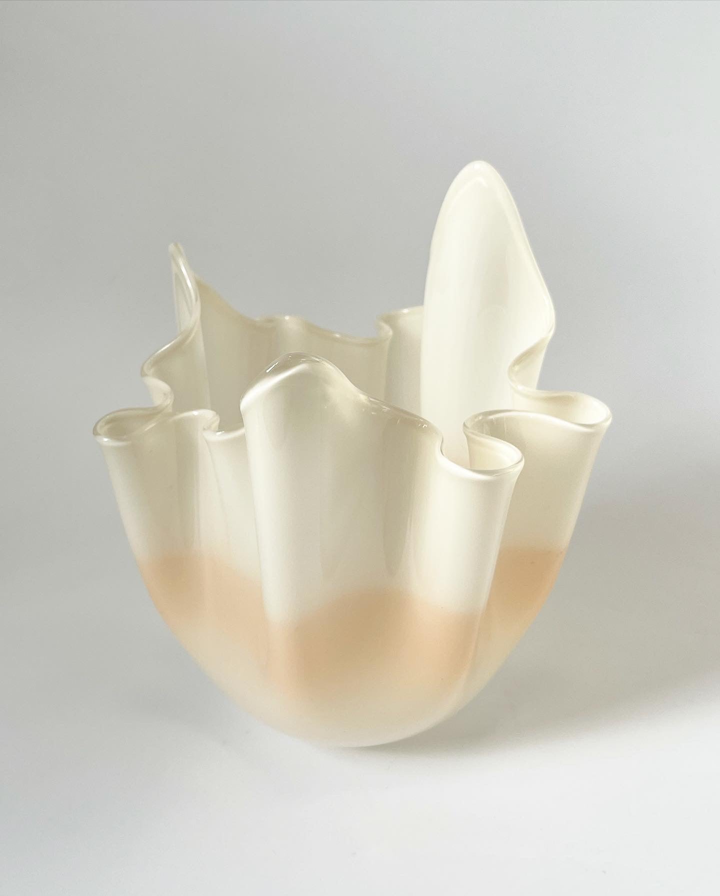 Handblown Glass Fazzoletto Bowl - Ombre Opaline