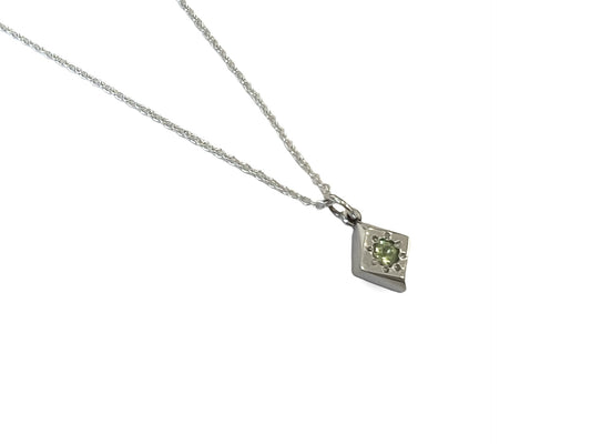 Daisy Cluster Peridot Necklace HH049