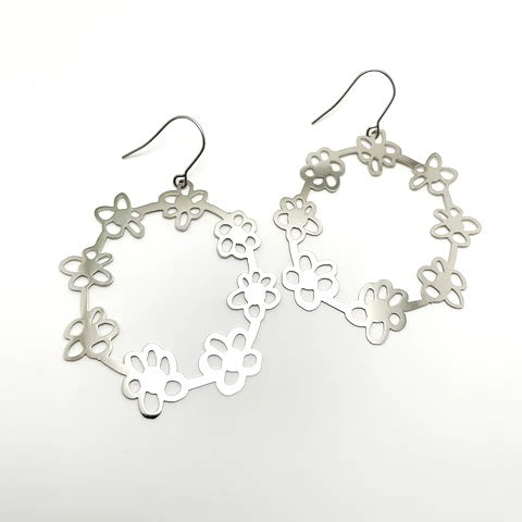 Daisy Chain Earrings in Silver