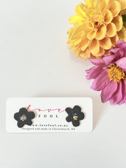 Bonnie Flower Studs - Black