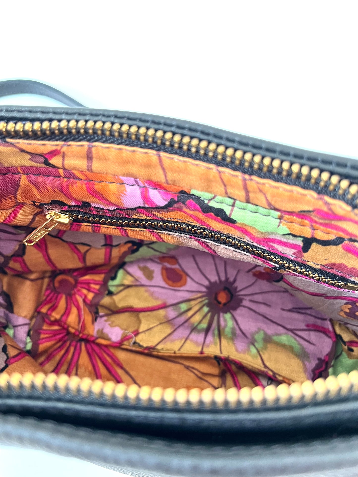 Grab 'n' Go Bag - Black w/ Water Lily Lining