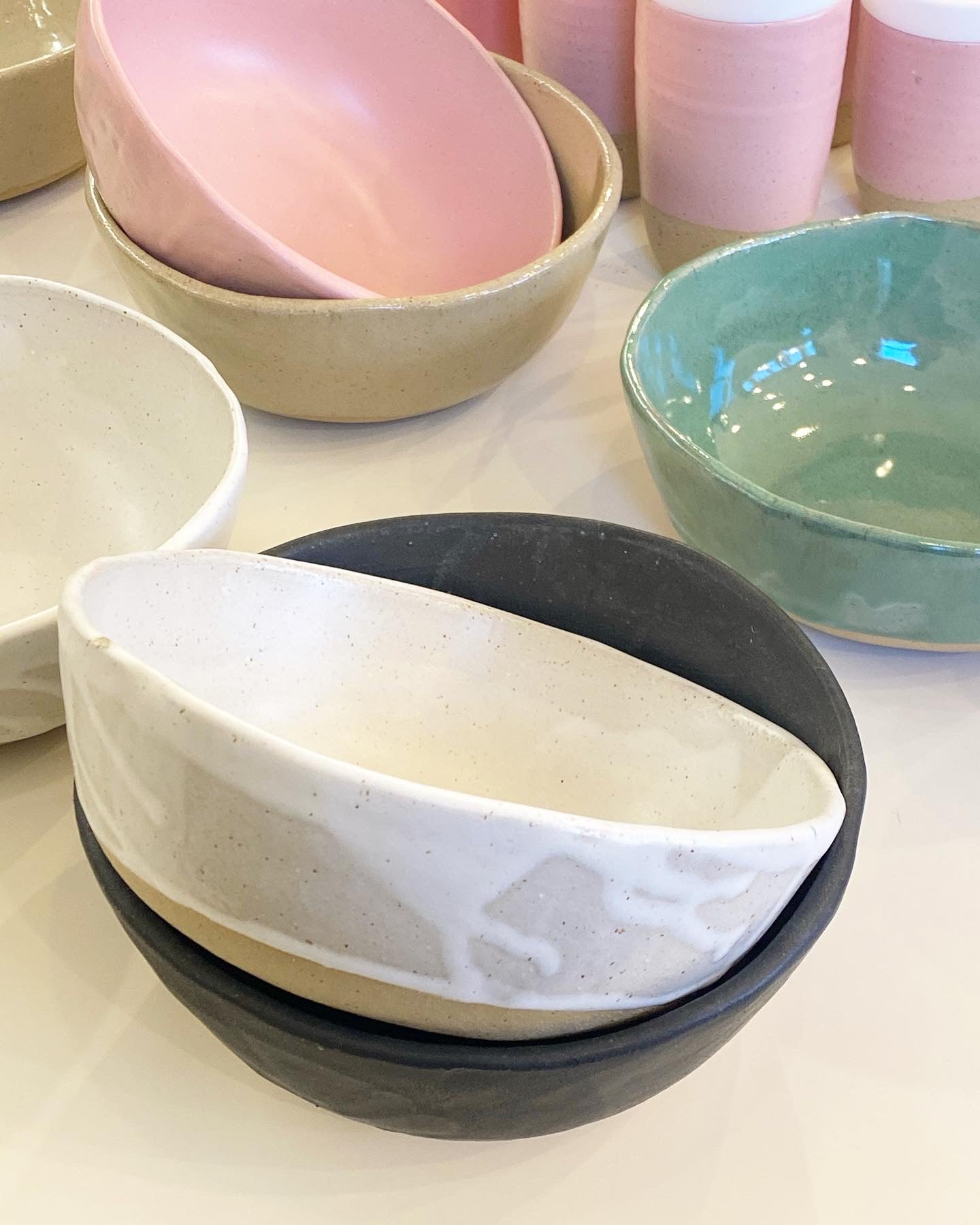 Ceramic Serving Bowl - Natural/White