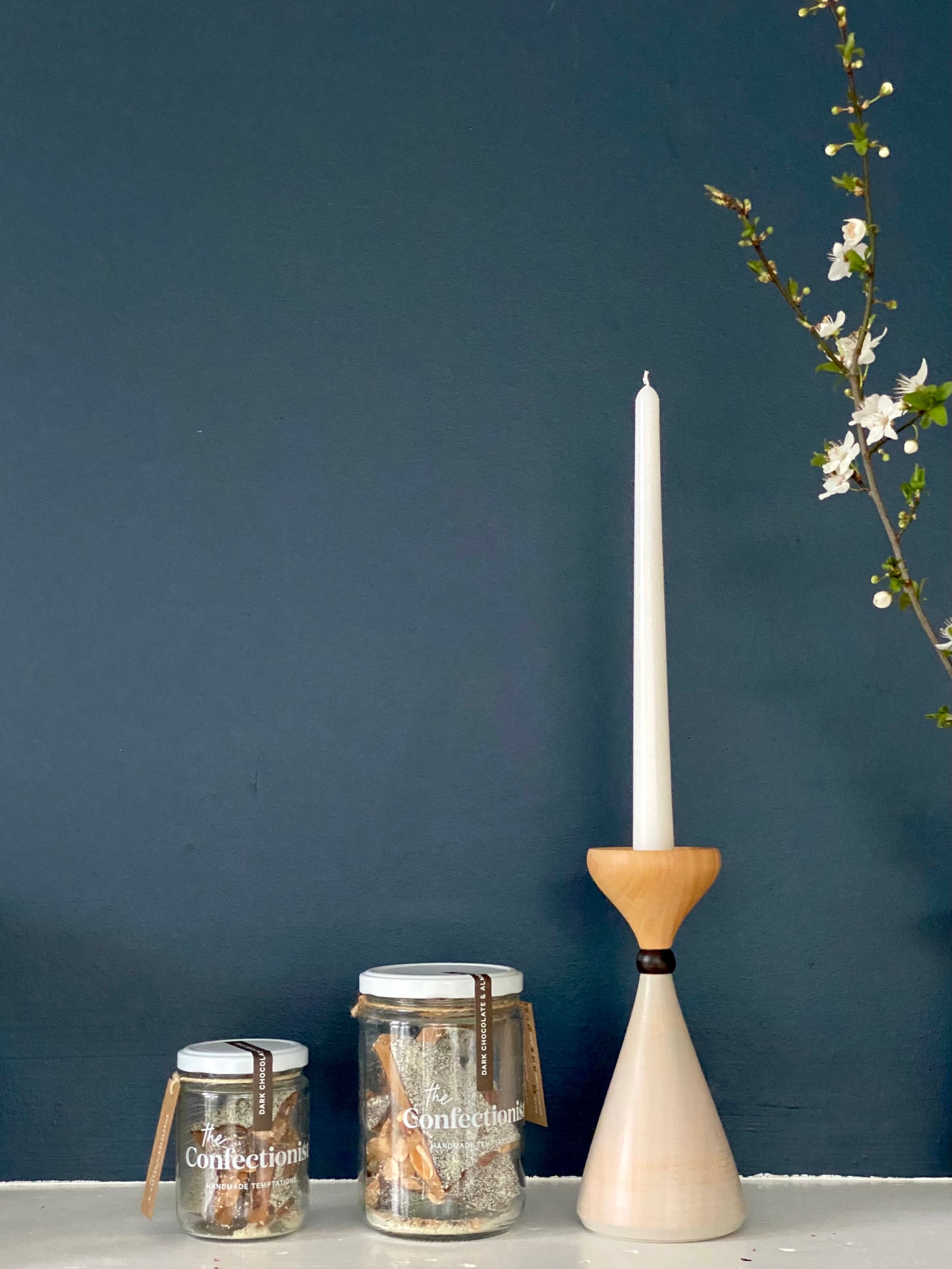 Candle Holder - Tulip Sphere - Natural/Dark Oak/Grey